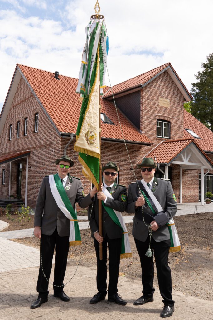 Fahnenbegleiter - Hannes Mües,
Fahnenbegleiter - Marcel Claußen,
Fahnenträger - Nils Brockerhoff